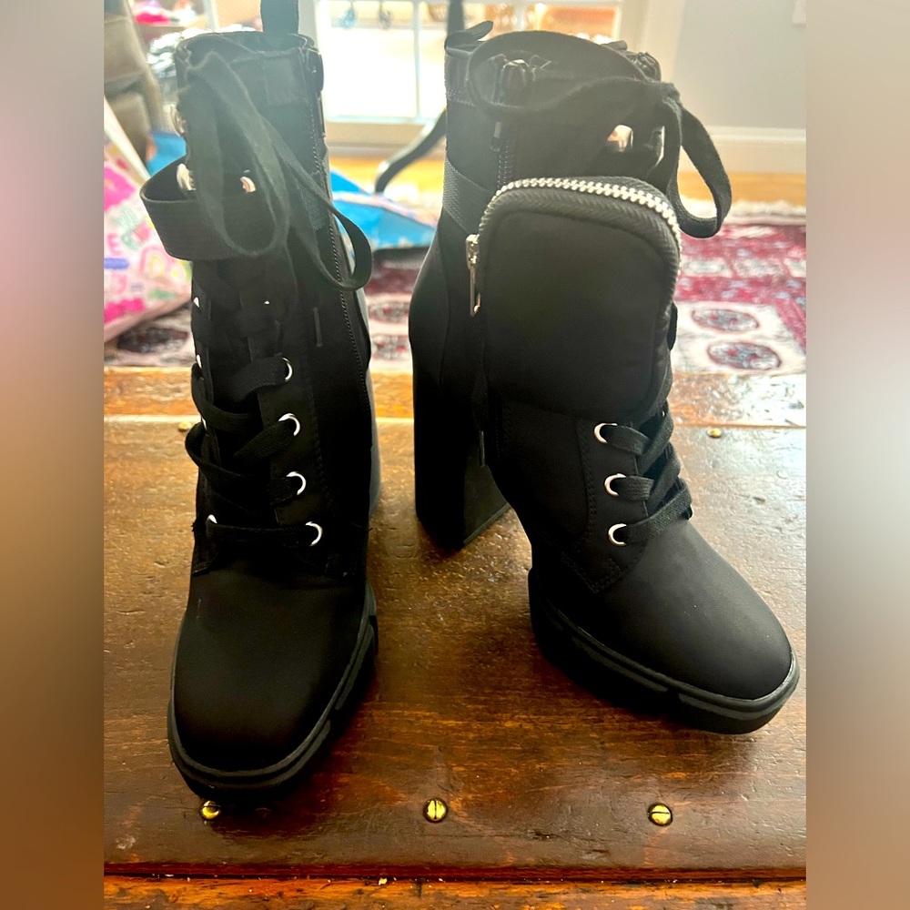 Steve Madden Black Herrick Platform Boot Women's Black Boots Size 7.5